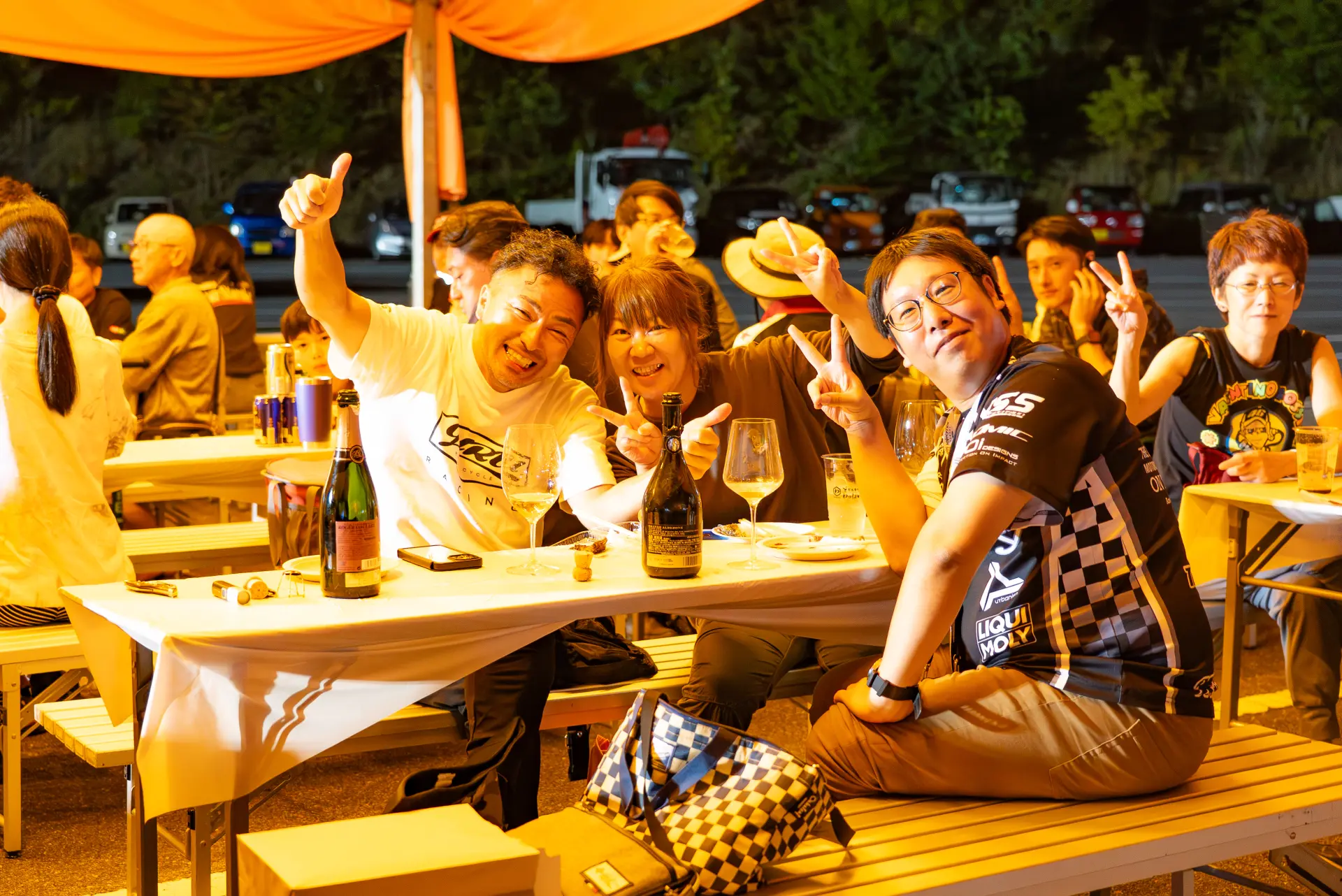 レースの余韻を仲間たちと分かち合おう