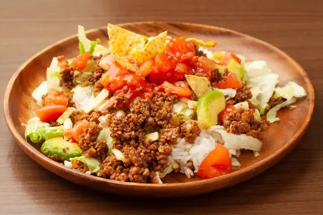 Enjoy Okinawan cuisine at great prices.