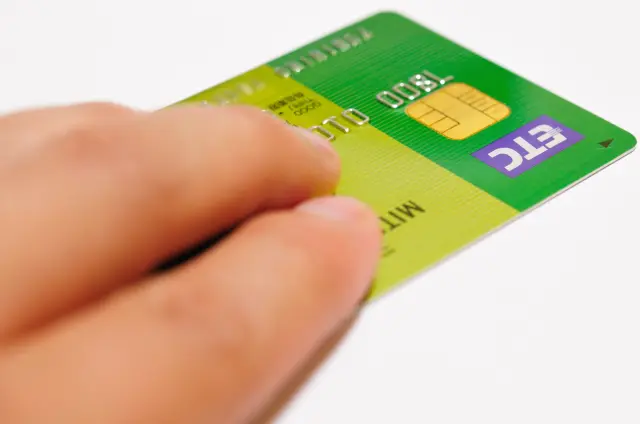 ETCカードがあれば高速道路の料金所もスムーズに通過できる