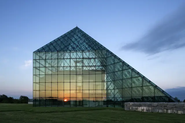 由雕刻家野口勇親自設計的札幌藝術公園