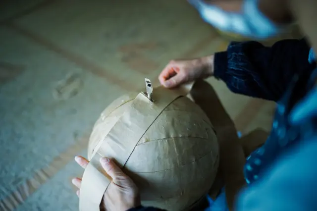 The precise skills of HANABI artists support Japan’s fireworks, from production to launch and staging.