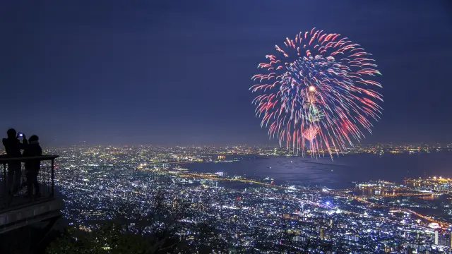 A Fireworks Enthusiast's Guide to the World of Japanese Fireworks: 9 Must-See Fireworks Festivals This Summer!