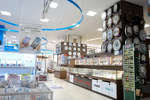 国内外の一流ブランドがラインアップしている1階フロアの「WATCH SQUARE」