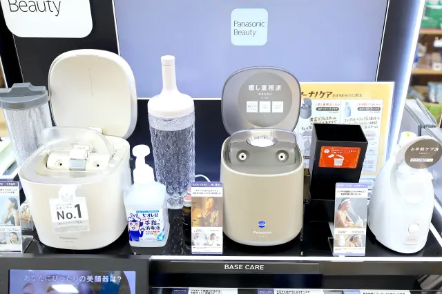 通電している家電は、使い心地を実際に試すことができる。消毒液を常備する配慮もうれしい