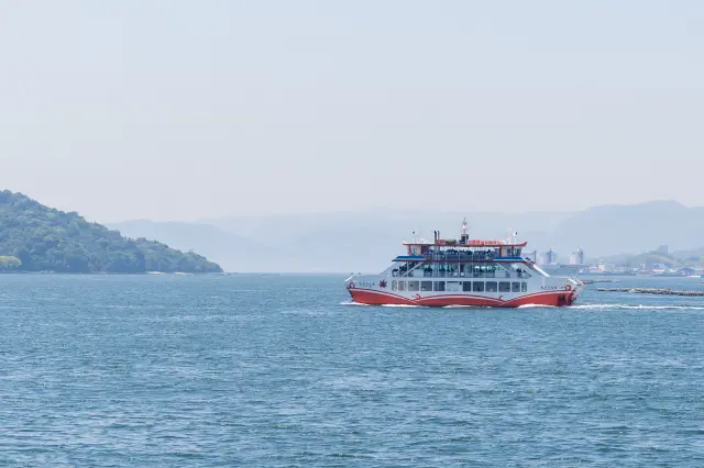 JR西日本宮島フェリーに乗っていざ宮島へ