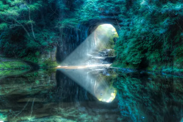 さまざまな条件が揃った時に見ることができる神秘的な光景