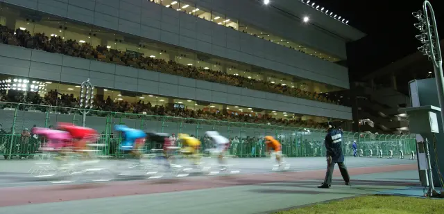 日本発祥の競輪観戦ができる「東京オーヴァル京王閣」の遊び方ガイド