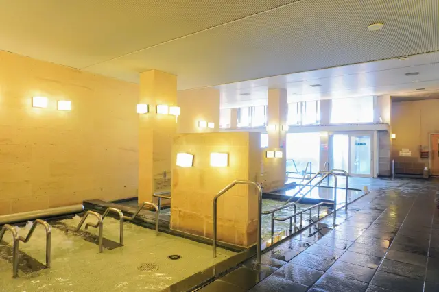 広々としたお風呂で心も身体もリラックス　