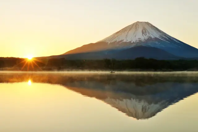 被日出染色的逆富士