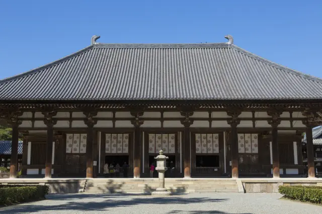 保留著奈良時代風貌的珍貴金堂