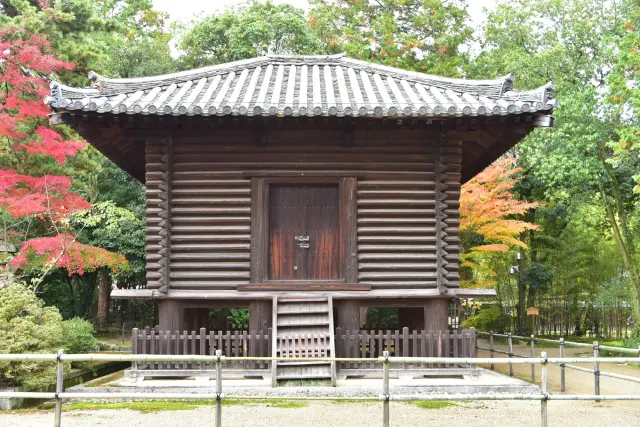 日本現存最古老的校倉構造的經藏
