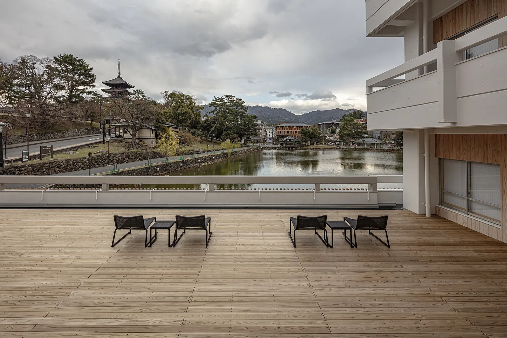 世界遺産興福寺に隣接する、書のコンセプトホテル