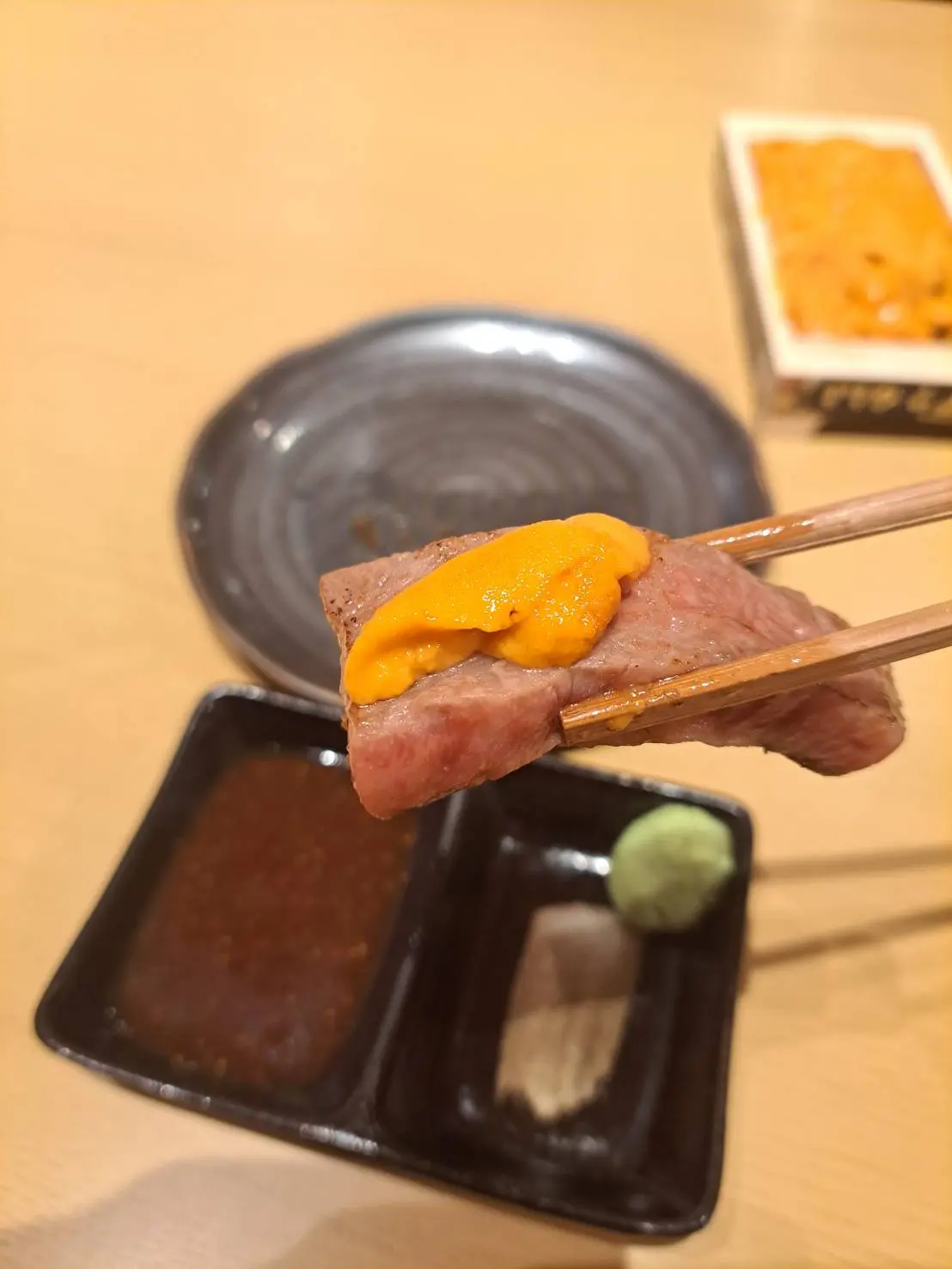夏限定でウニも提供しており、ウニと和牛の贅沢な組み合わせを楽しめる