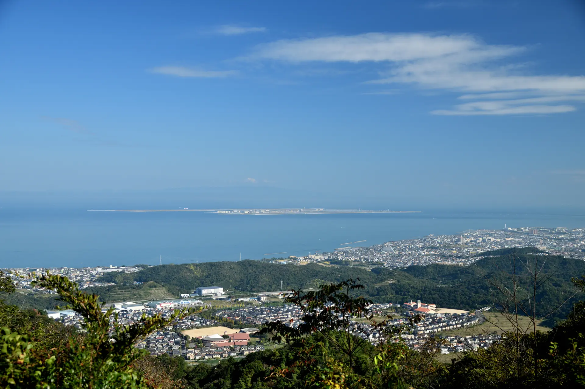 海と山に恵まれた自然環境も魅力の阪南市
