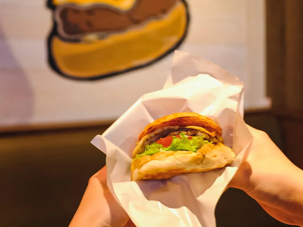 招牌菜單「Skippers煎蛋起司漢堡」