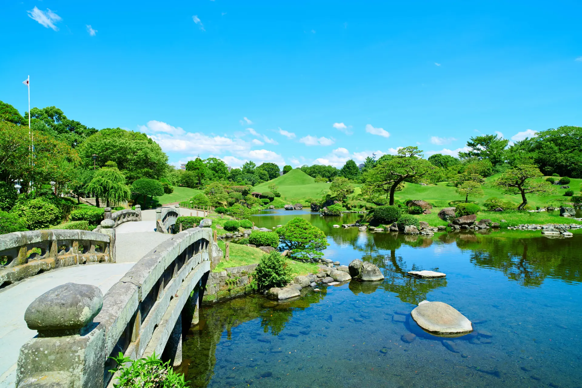 肥後細川家の趣き深い庭園