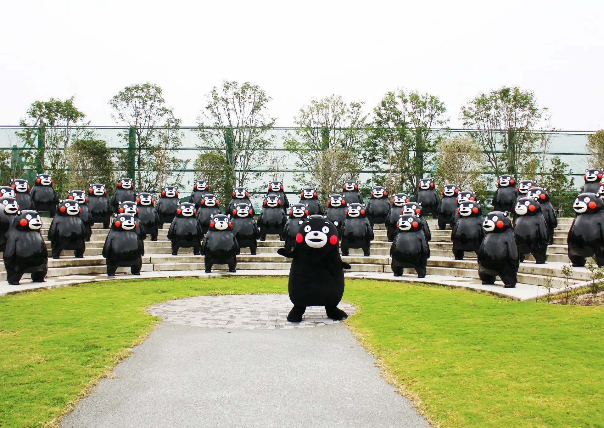 84体のくまモンが待つ、くまモンづくしの公園