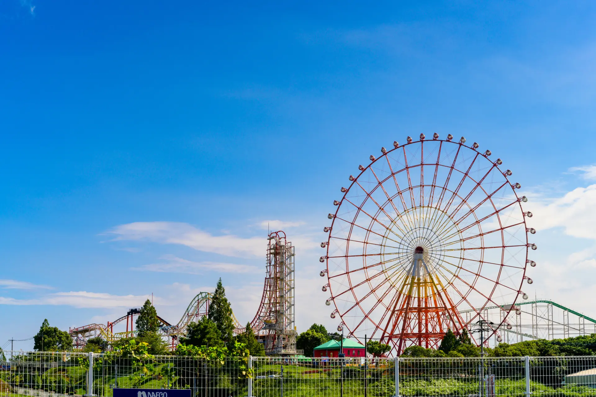 晴れた日には有明海や雲仙岳まで一望できる大観覧車「レインボー」