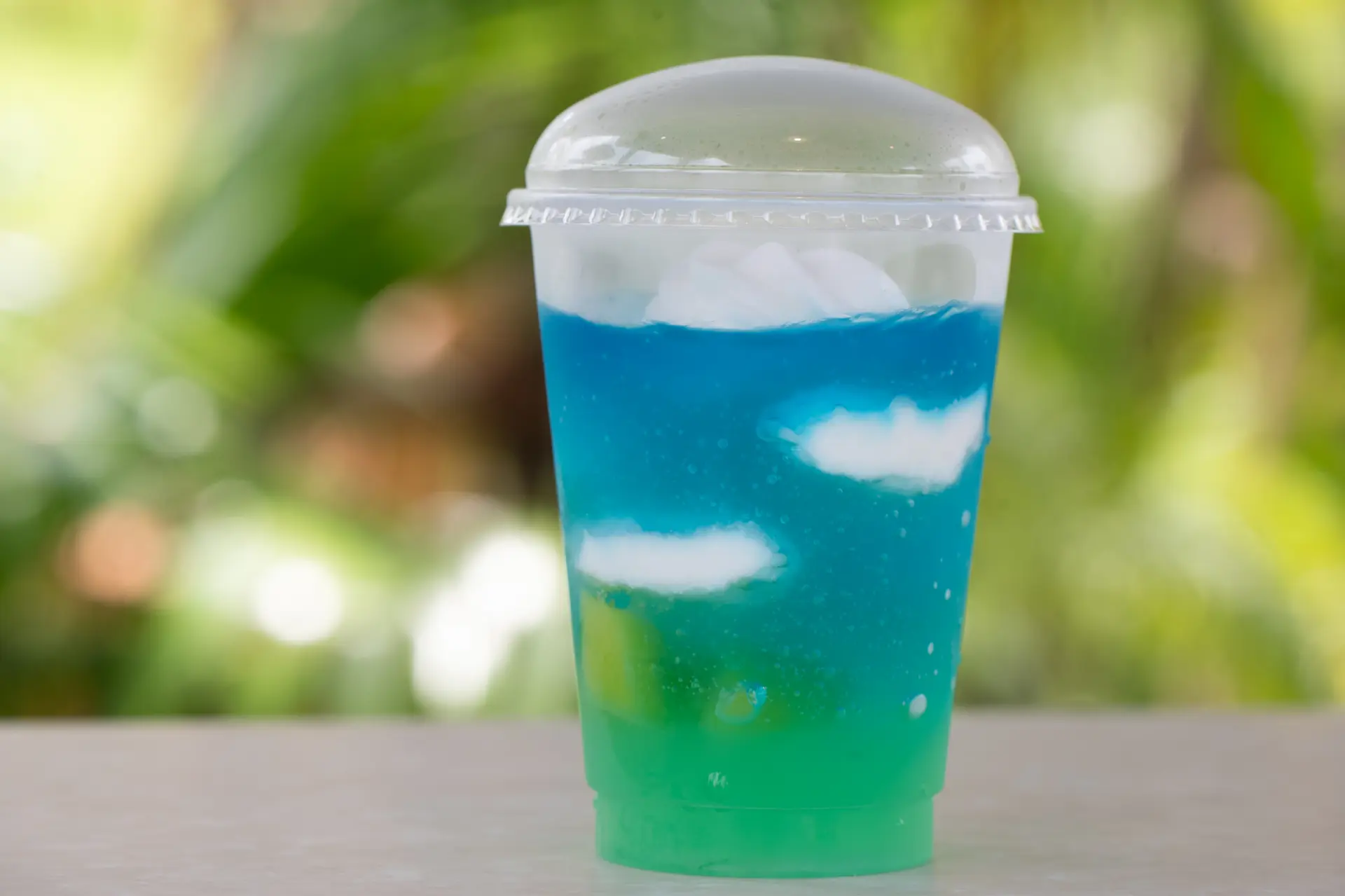 青い空と白い雲をイメージした「あおぞらゼリードリンク」