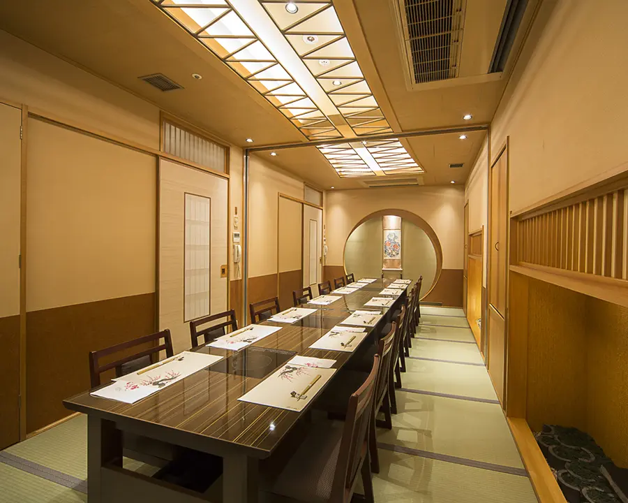 Large private rooms are also available.