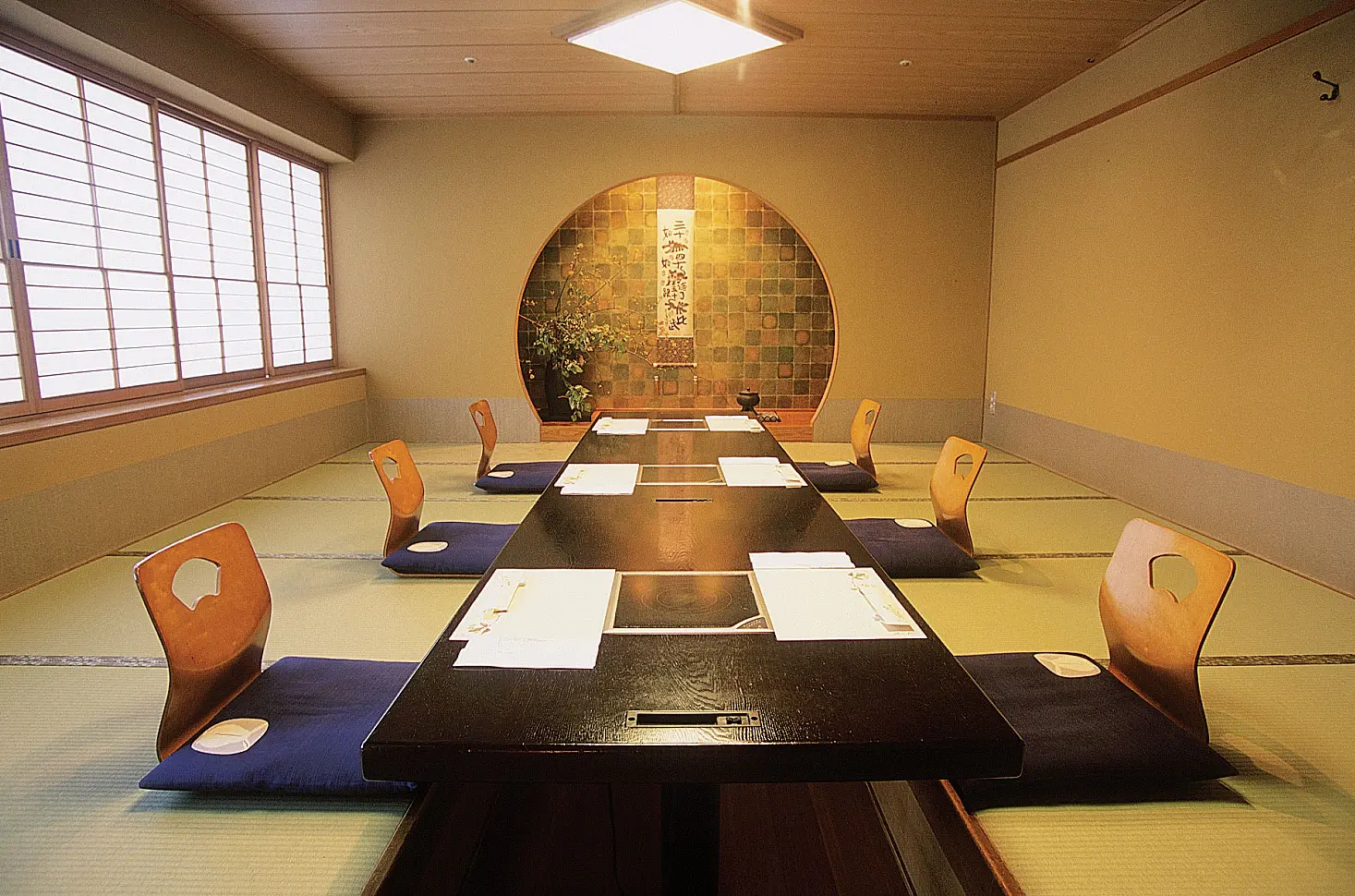 Umenohana Sakae offers a relaxing experience in a modern Japanese setting.