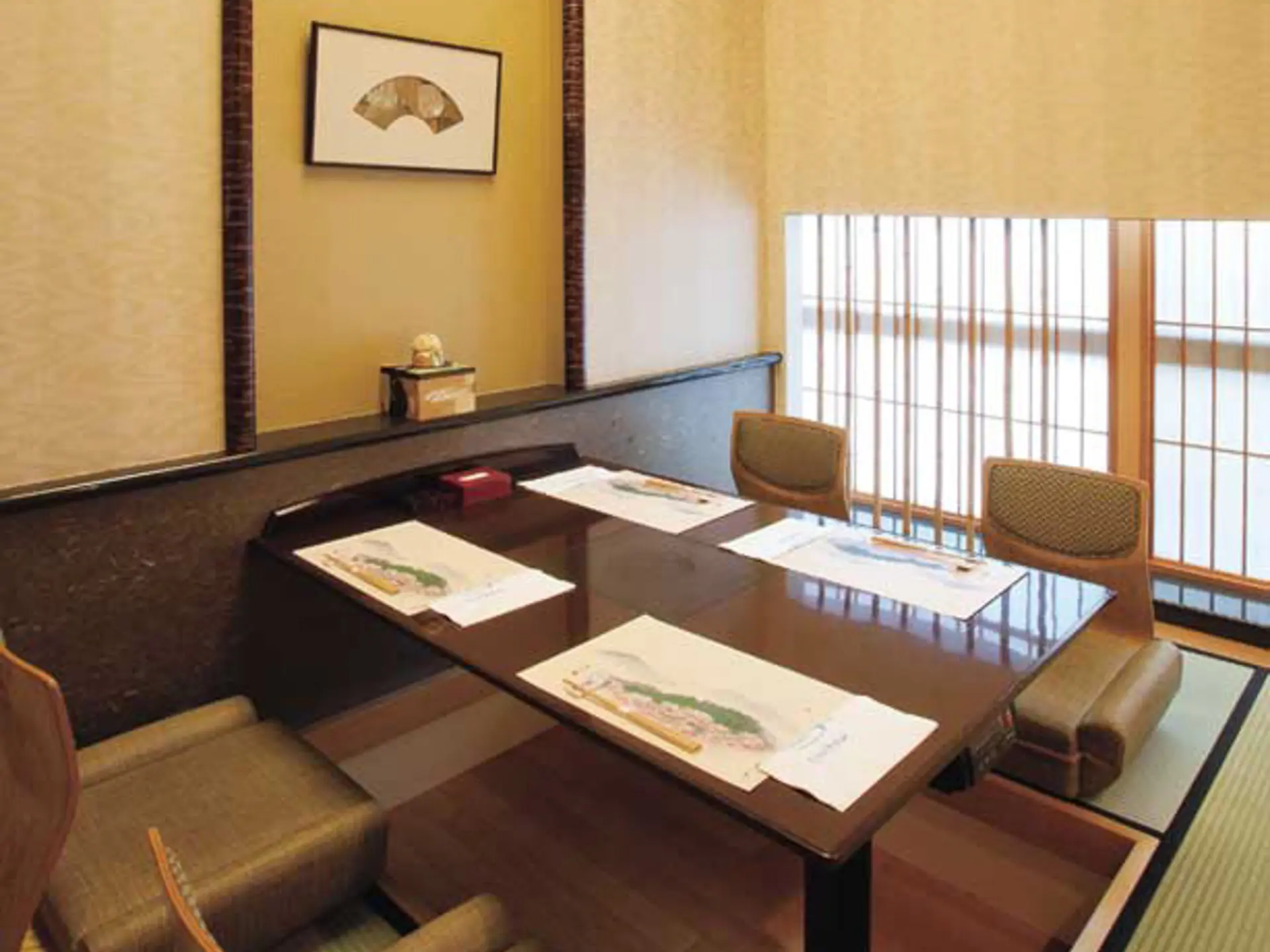 Private horigotatsu rooms where you can relax even with children