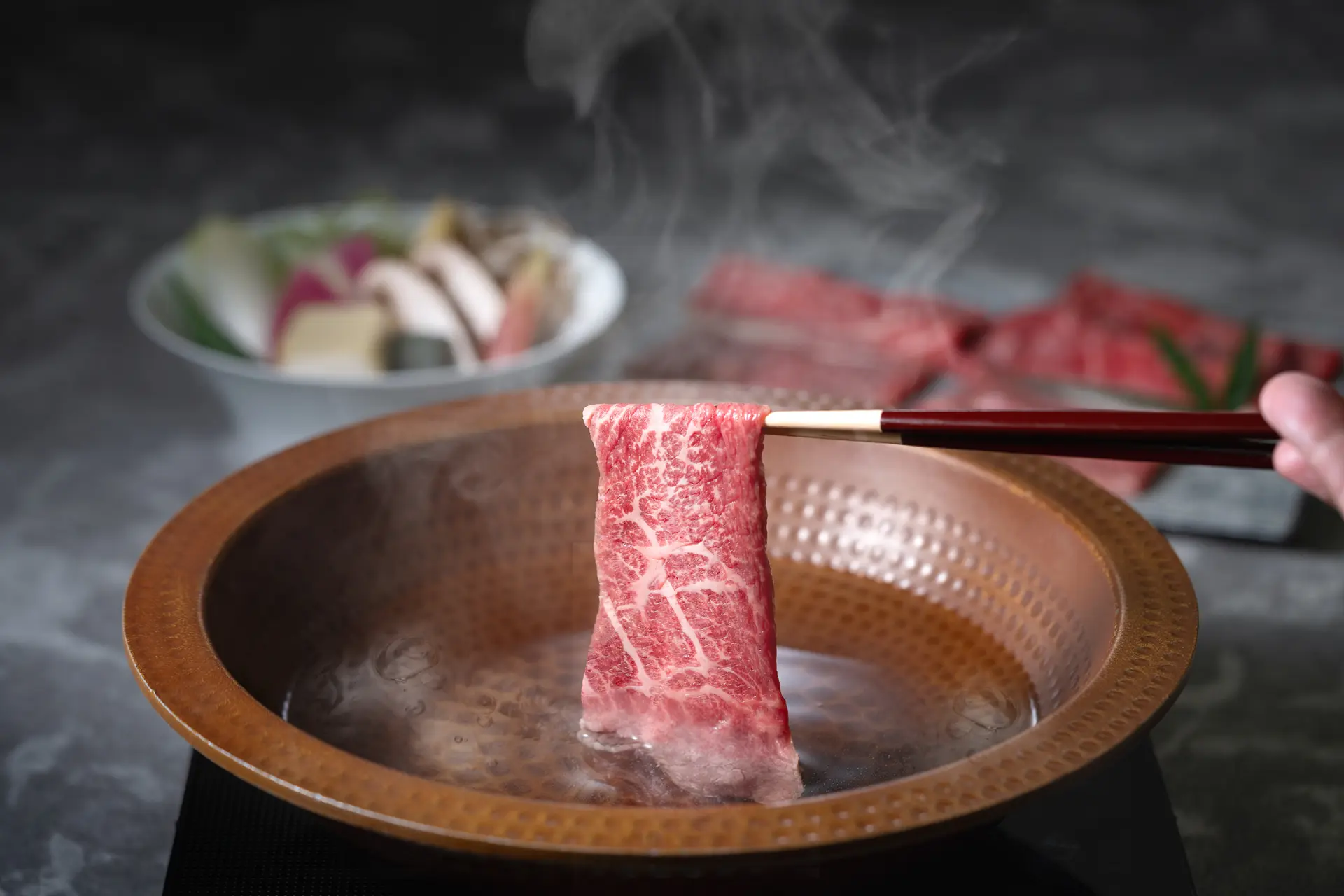 Meat whose flavor can be enjoyed directly, in a healthy shabu-shabu style