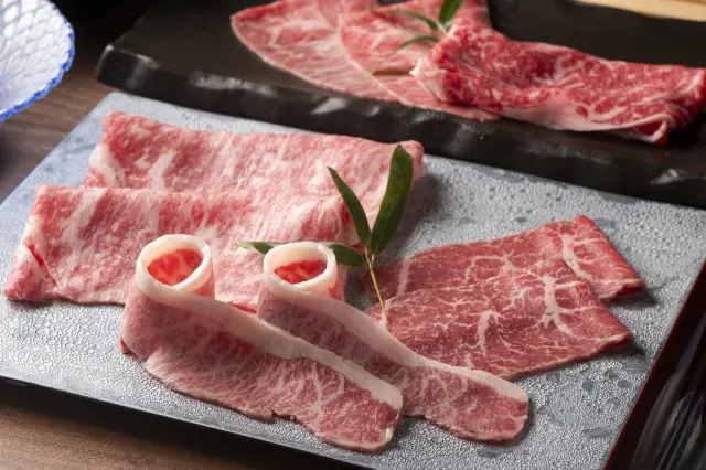 Enjoy rich umami and moderate marbling.