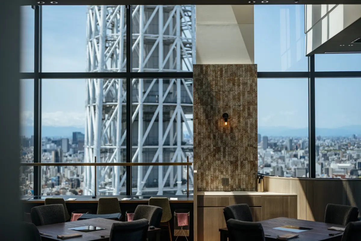 During the day, you can see even the details of Tokyo Skytree®.