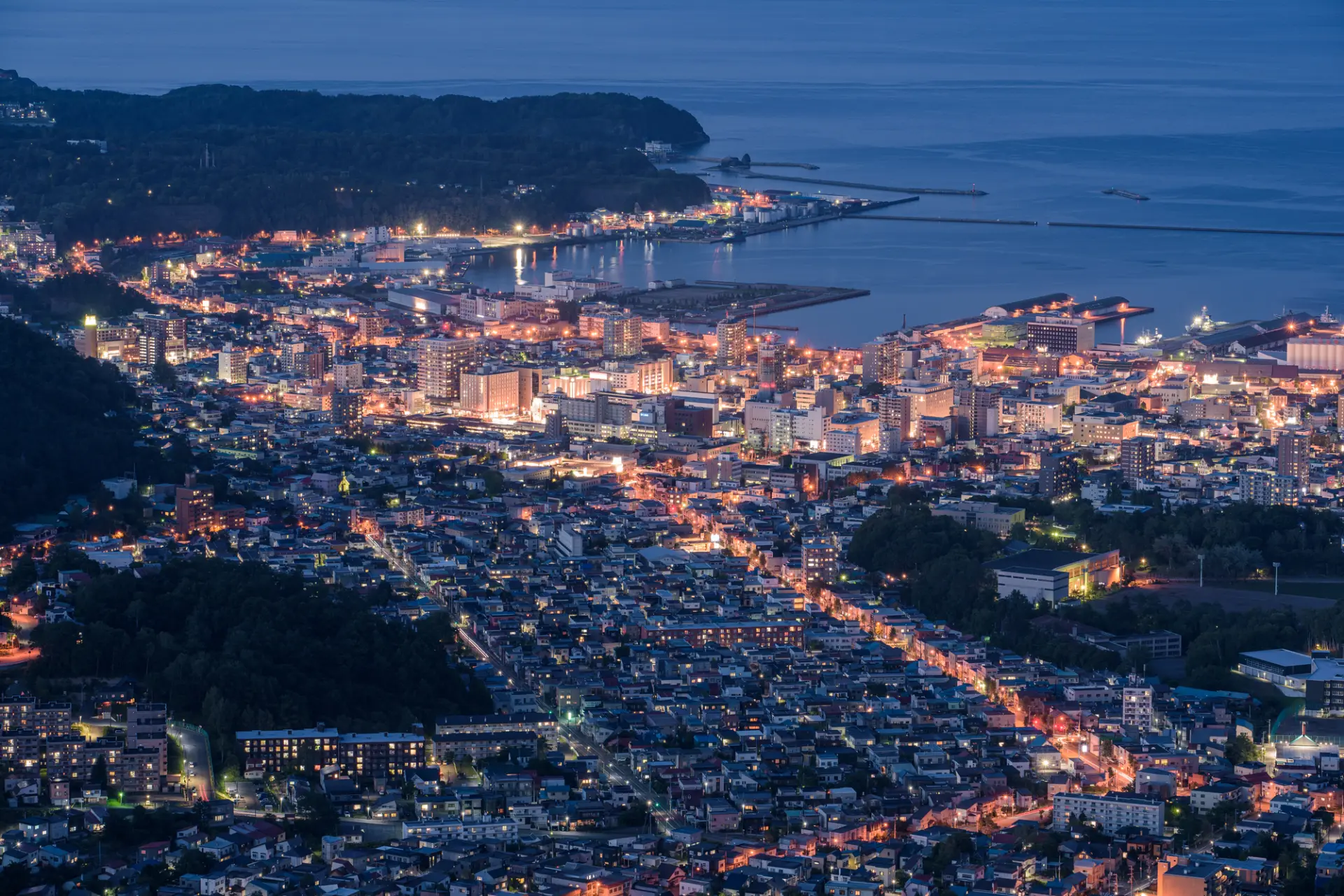 北海道三大夜景のひとつ、小樽の夜景を一望できる