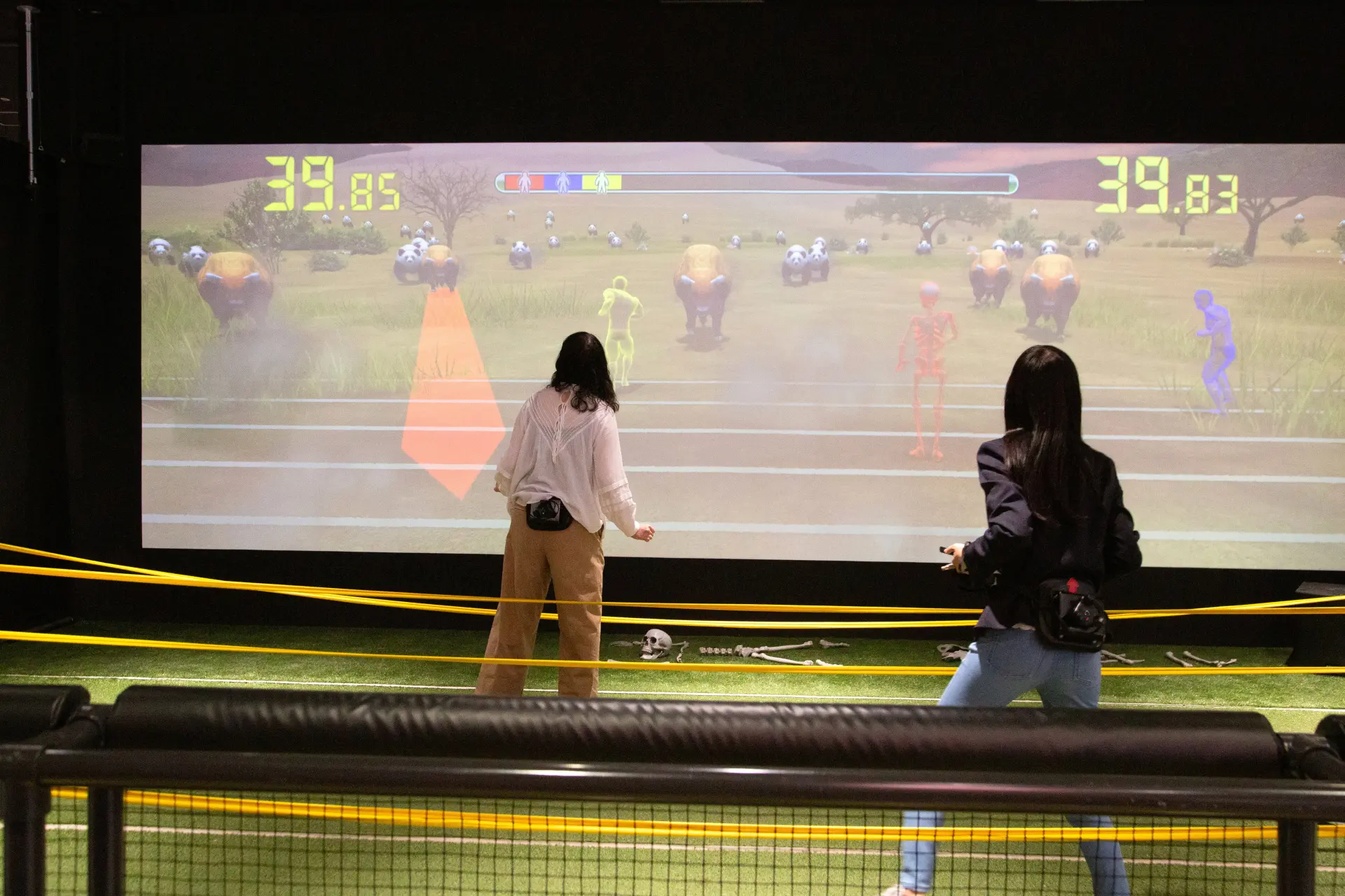 See how you can move your body to avoid colliding with wild beasts. (Yokekiru WITH G)