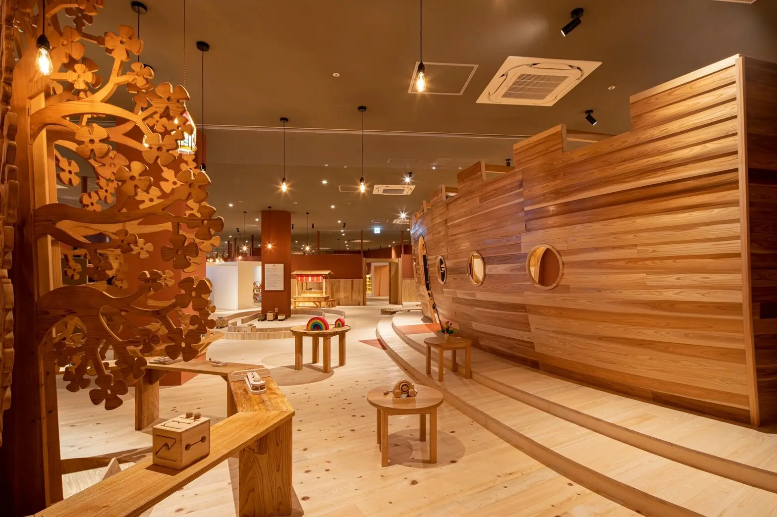 從小朋友到大人，所有年齡層都能開心玩耍的玩具美術館