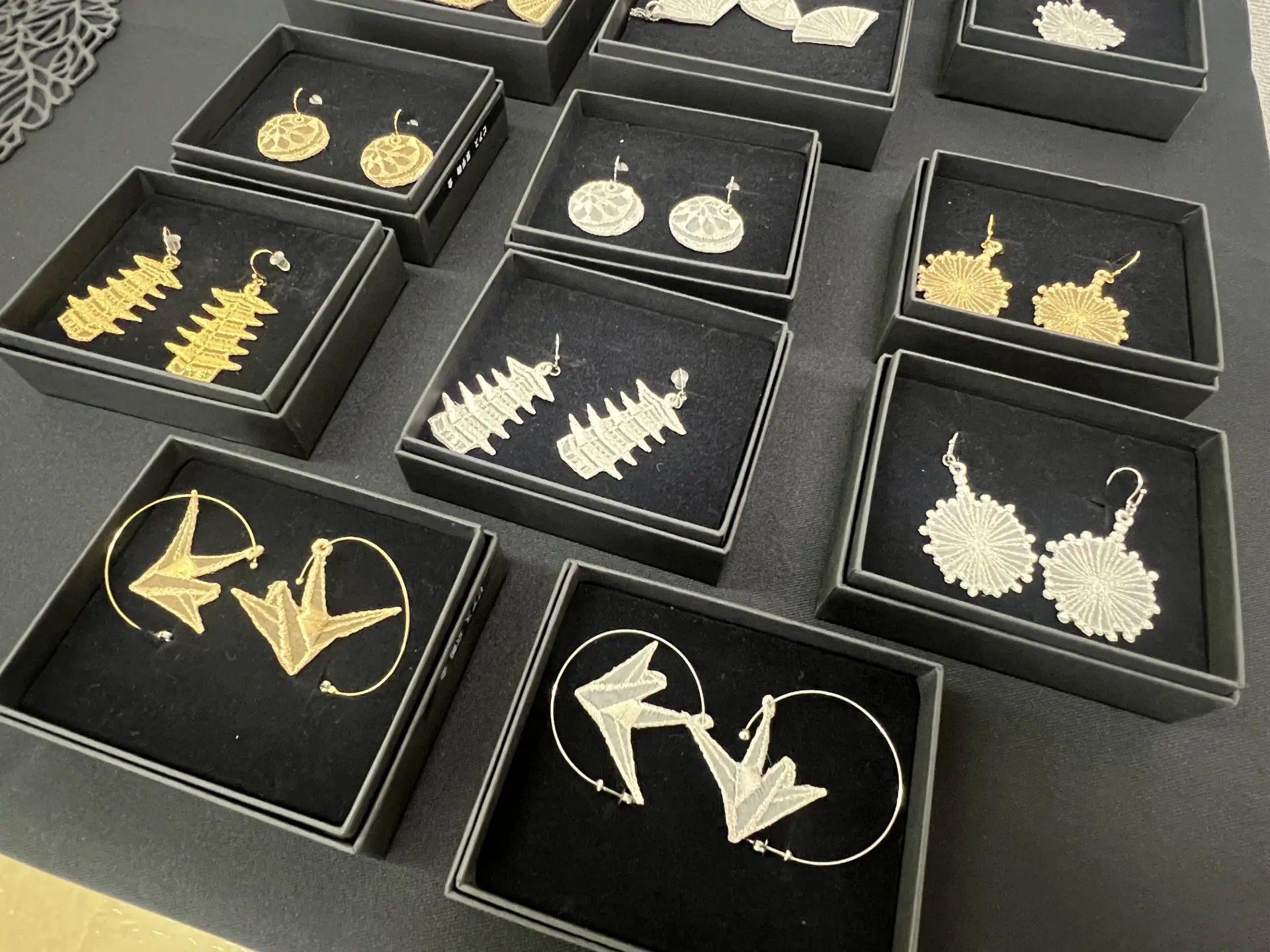 ピアス