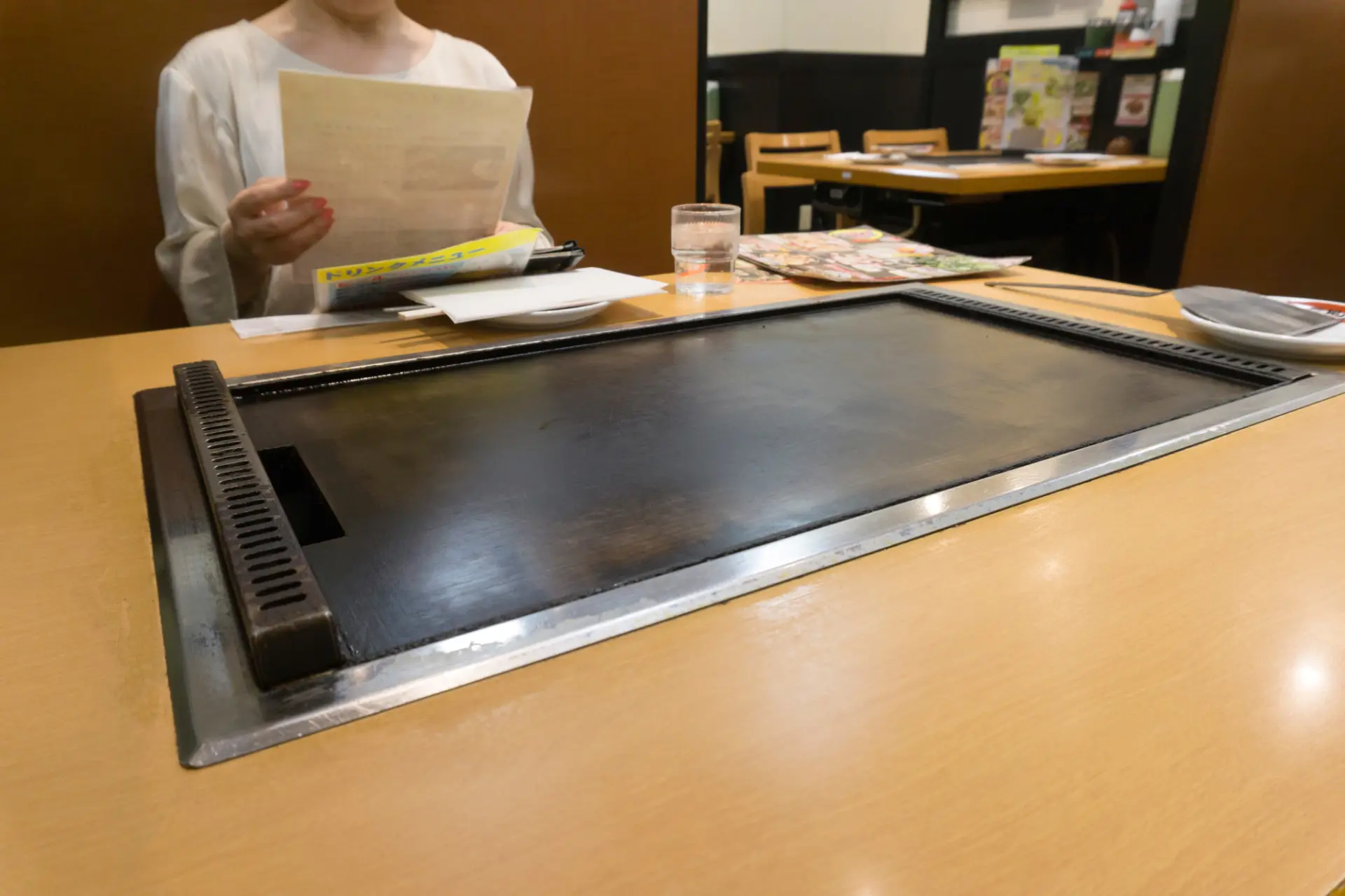 鉄板でやけどしないように注意が必要