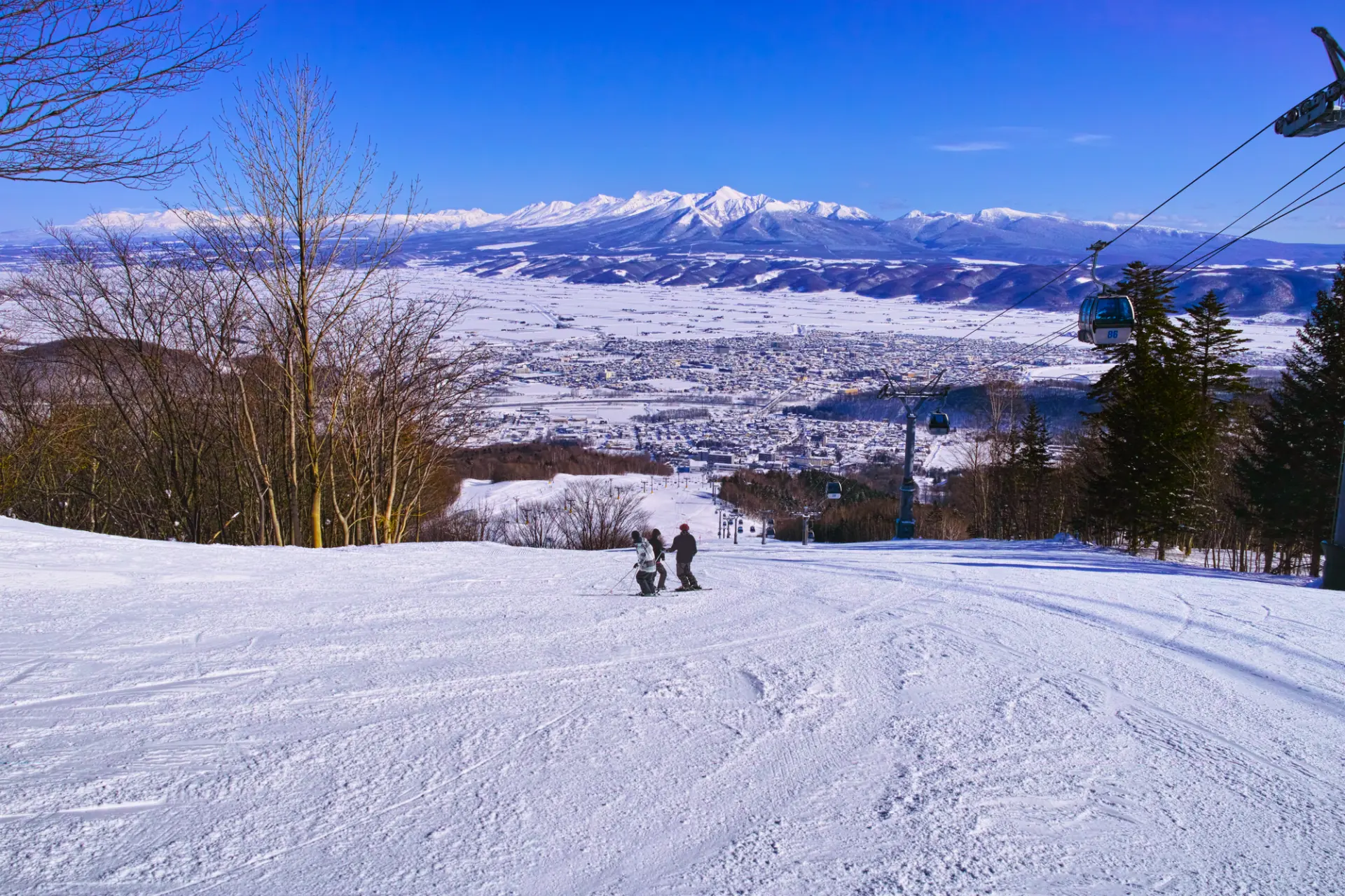 大雪山系を一望できる北海道ならではの広大な景色