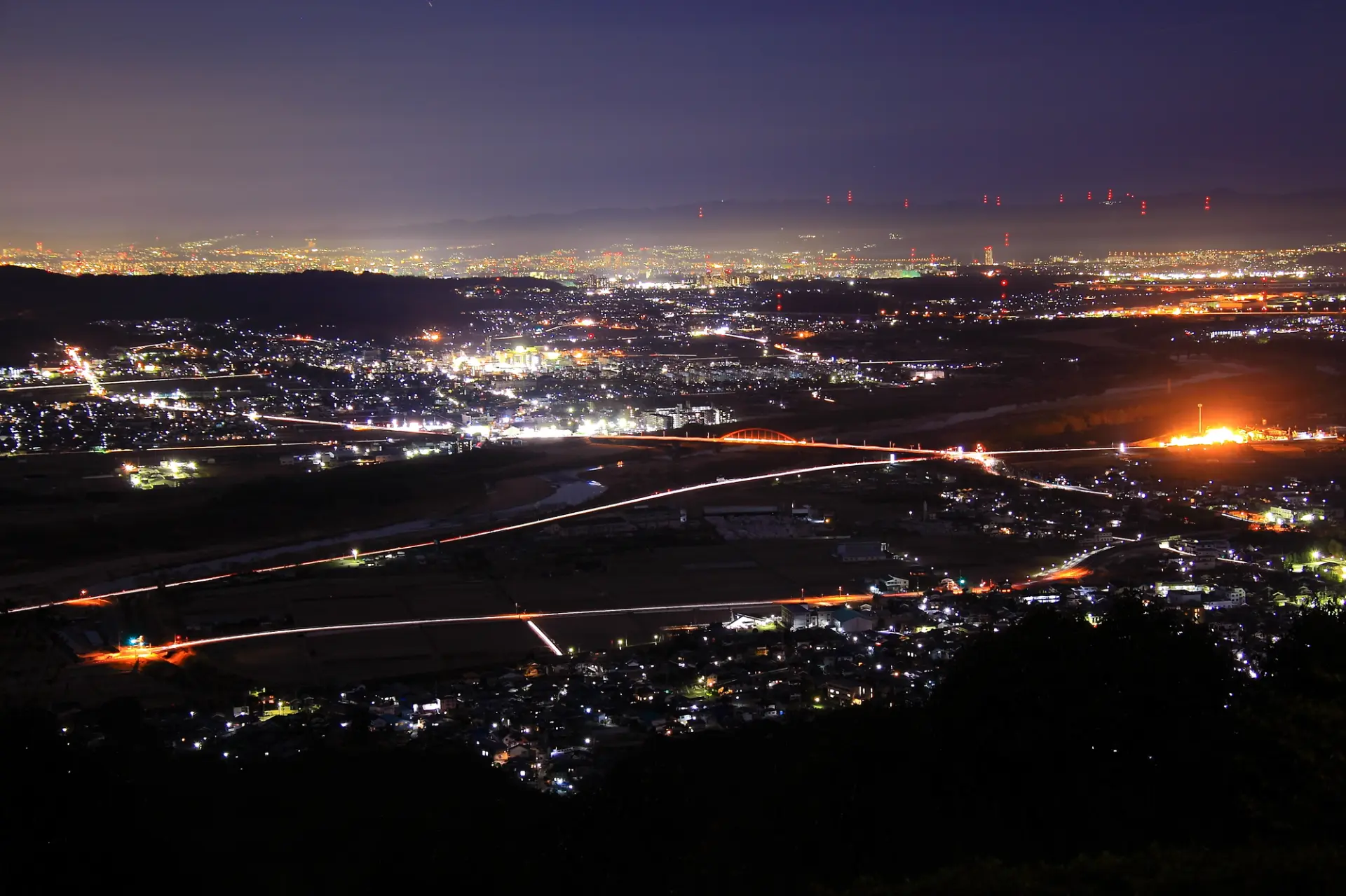 京都市街地と奈良盆地を一望できる夜景スポット