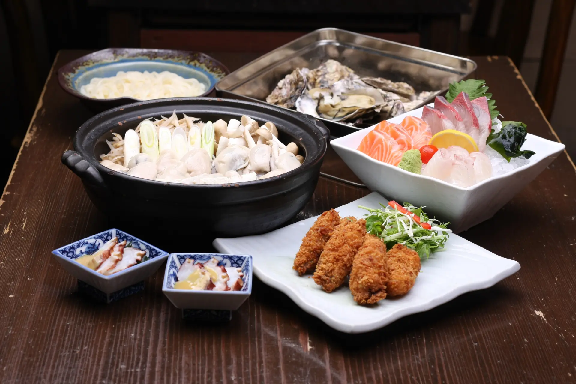 あらゆる牡蠣料理と飲み放題付きの「かきコース」