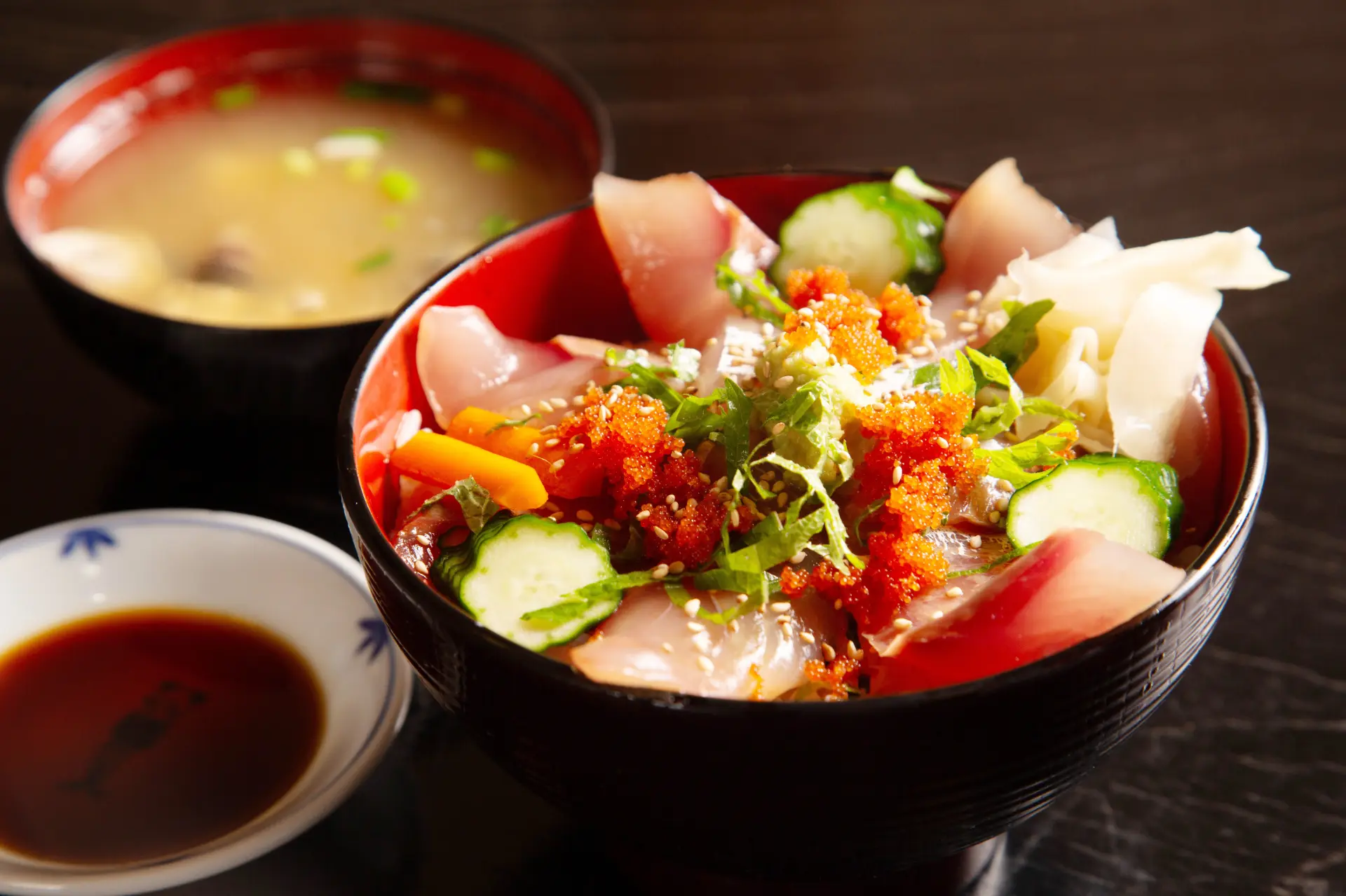 豪气满溢的「鰤鱼丼」同样值得推荐