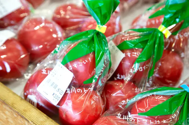 At the direct sales outlet “Farmers’ Center Minore Tachikawa,” many varieties of delicious vegetables are sold.