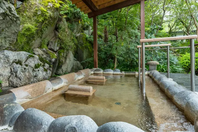 温泉を露天風呂で楽しめるスーパー温泉も