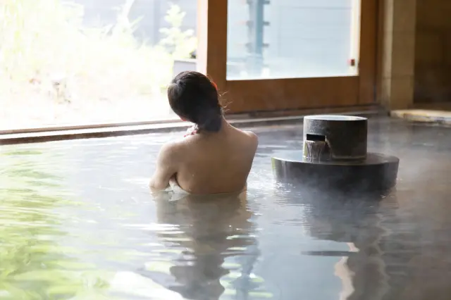 【日本の温浴施設ガイド】温泉・銭湯・スーパー温泉の違いと魅力がわかる！