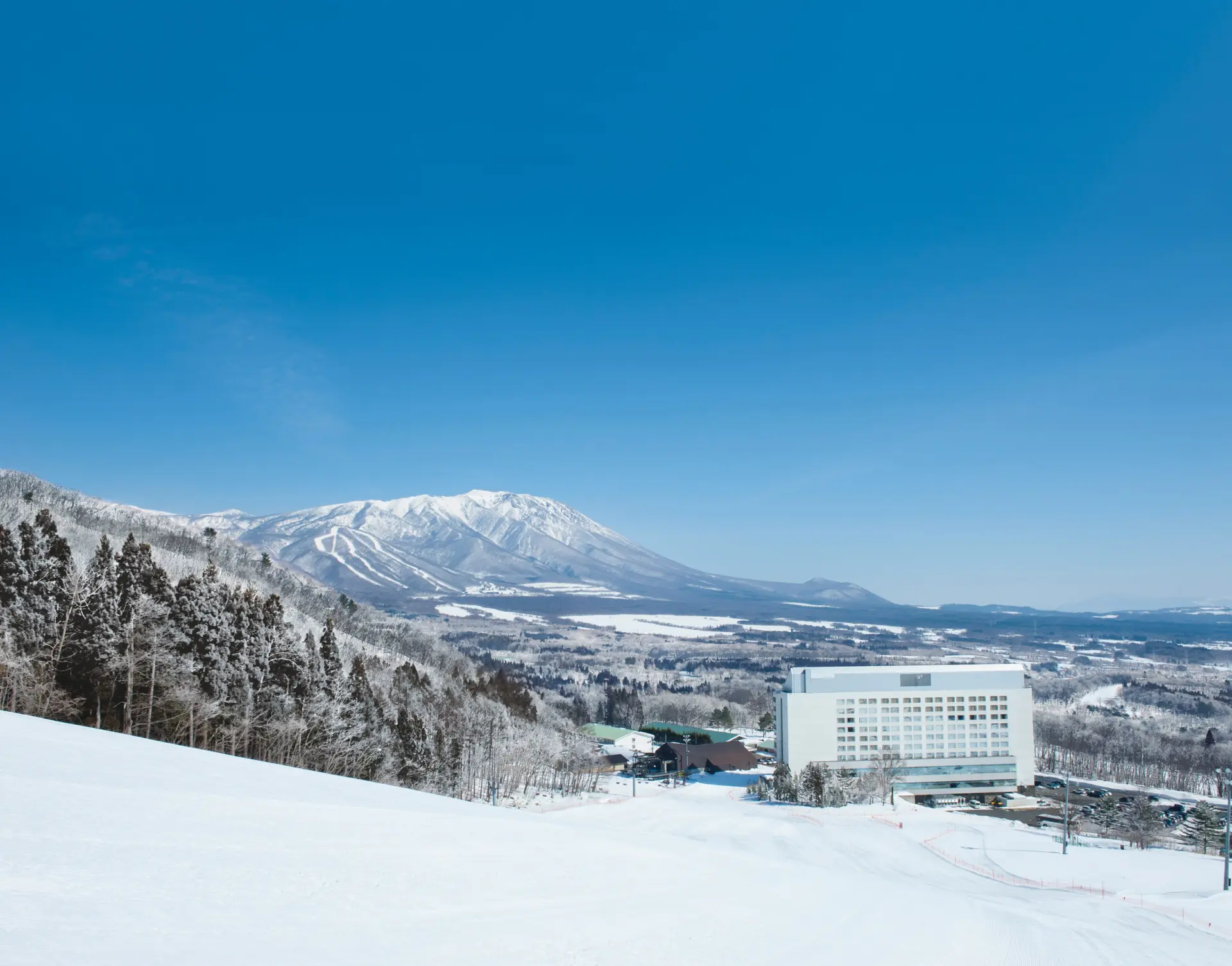 ゲレンデ直結の「雫石プリンスホテル」