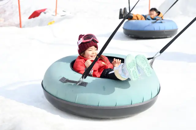 小さな子供でも楽しめるスノーアクティビティも充実
