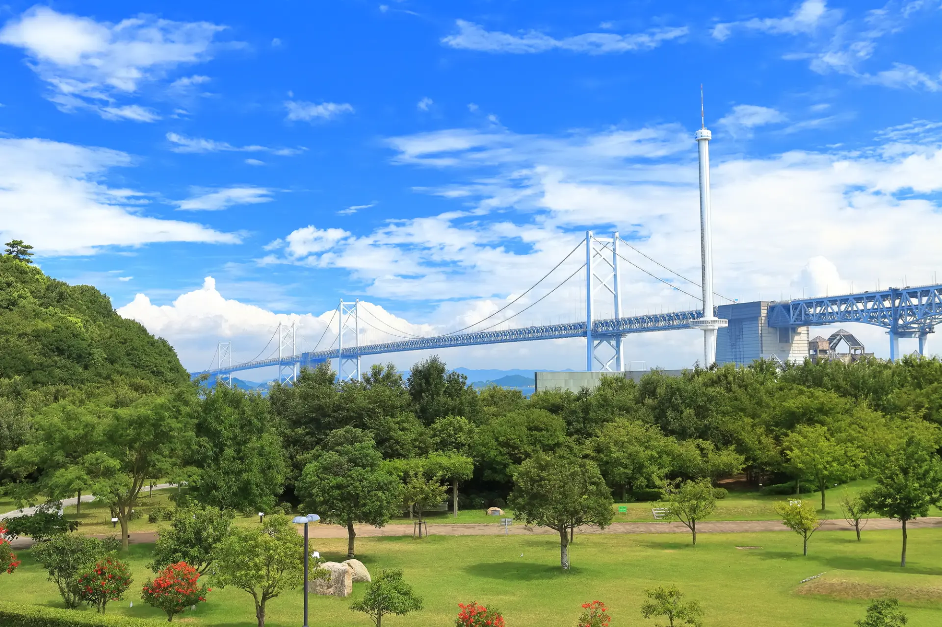 瀬戸大橋の袂に広がる自然豊かな海浜公園