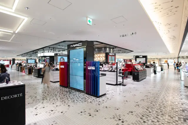 開放而具現代感的樓層非常好逛