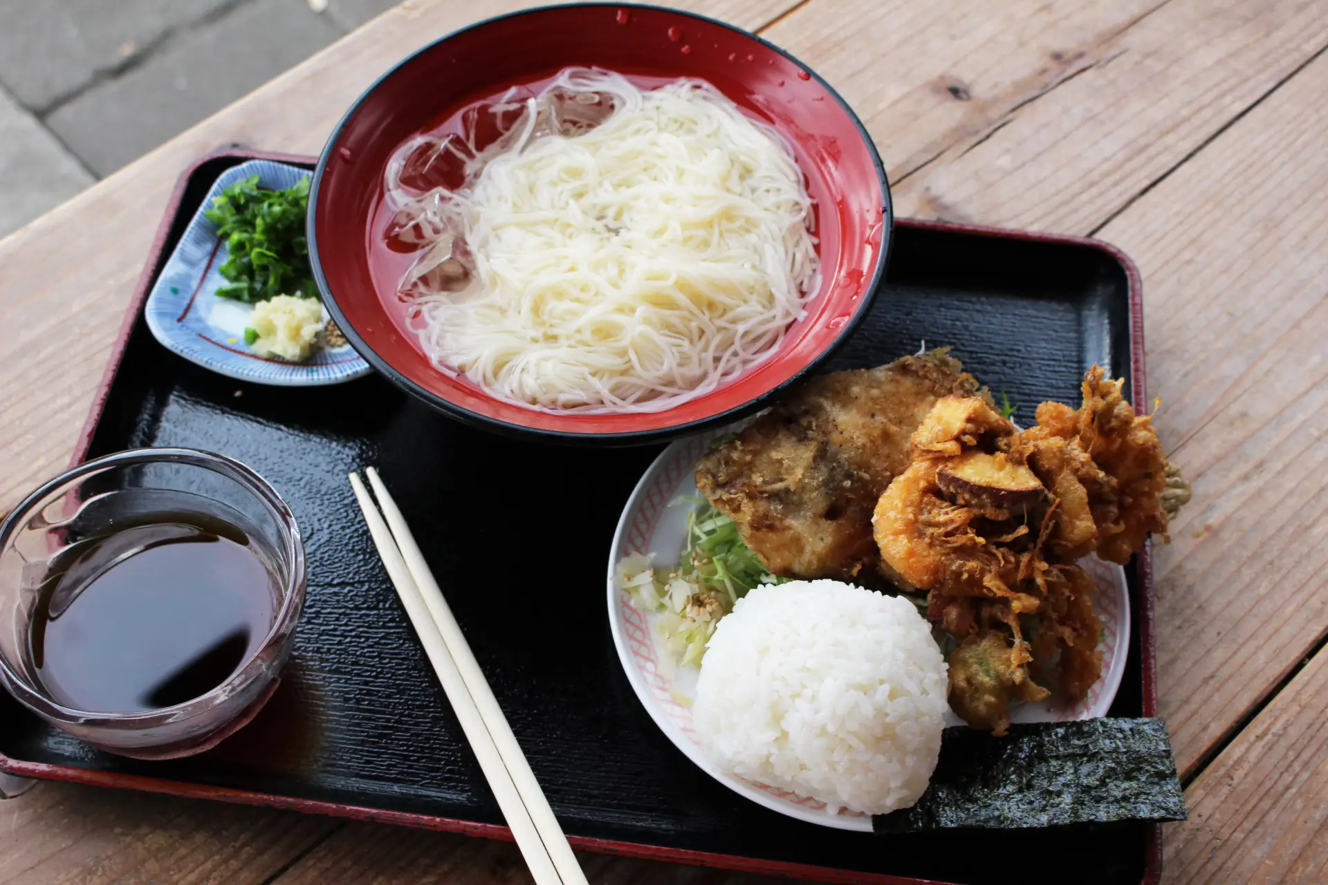 小豆島そうめんとかき揚げのセット