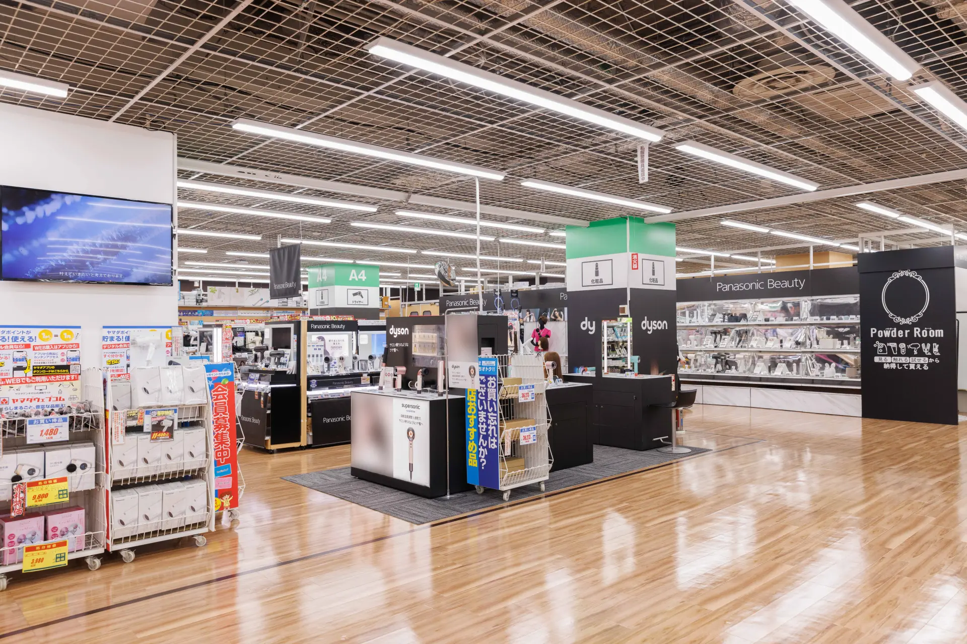未来型家電量販店「LABI池袋本店」で日本の最新技術に触れる