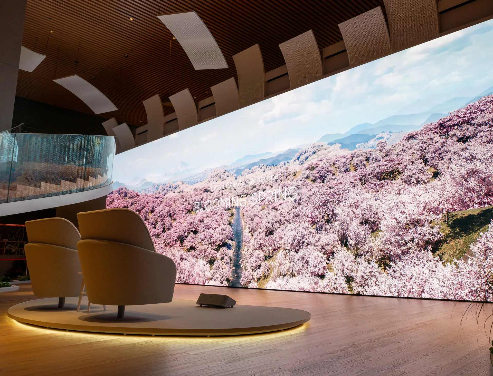 可觀賞到四季各異的影像。圖片為春季影像“Blooming Spring”