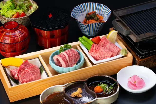 近江牛の希少部位や盛り合わせを楽しめる