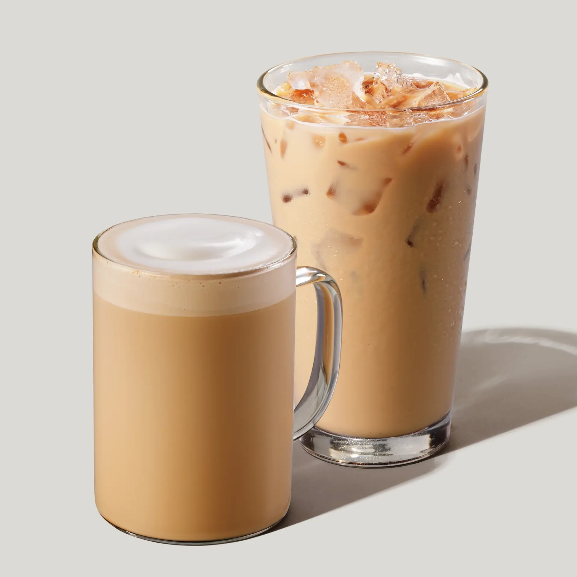 ほのかな甘みと深いコクが味わえる「スターバックス ラテ」